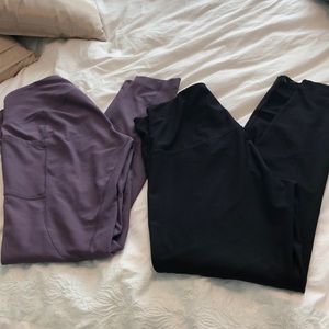 2 pairs of workout leggings